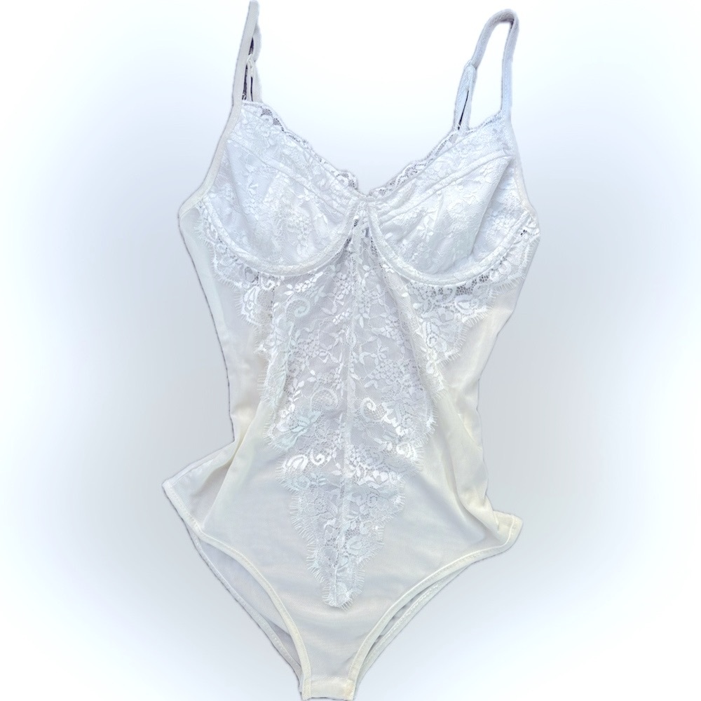 White Fox Lace Bodysuit Size L